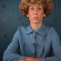 collier dunes plumes bleues