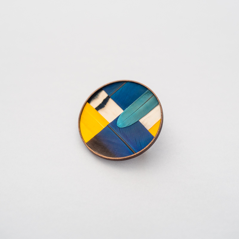broche theo mosaïque de plumes inspiration mondrian